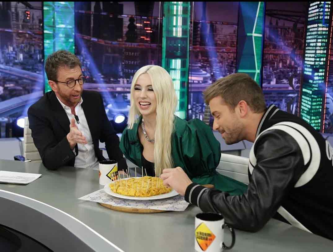 Pablo Alborán y Ava Max- El Hormiguero © Instagram