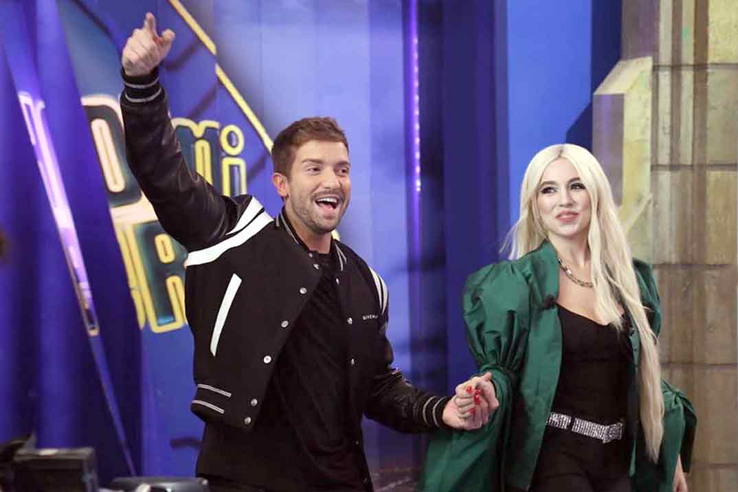 Pablo Alborán y Ava Max- El Hormiguero © Instagram