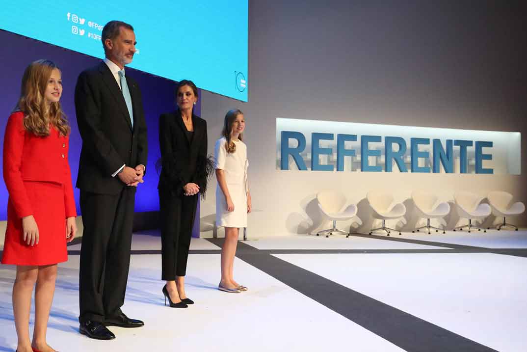 Los reyes Felipe y Letizia con la Princesa Leonor y la Infanta Sofía - Premios Princesa Girona 2019 © Casa S.M. El Rey