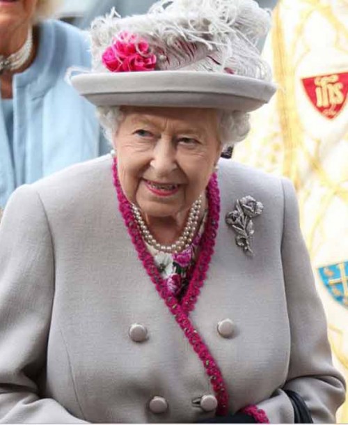 La Reina Isabel II cumple  94 años aislada en Windsor