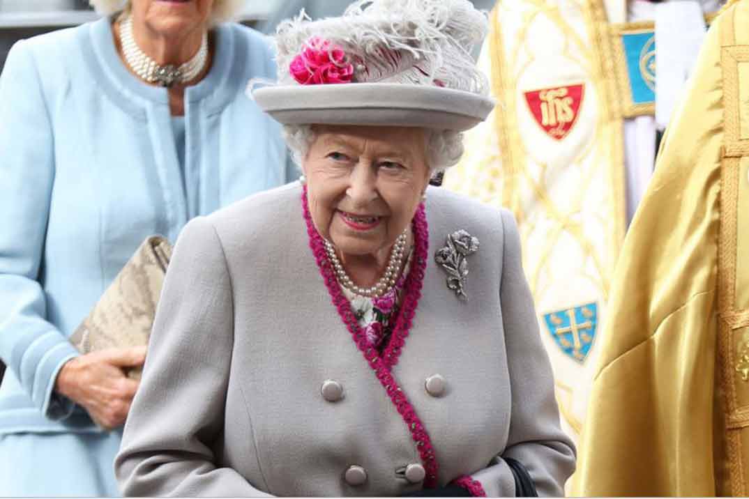 La Reina Isabel II cumple  94 años aislada en Windsor