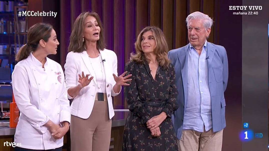 Tamara Falcó con su madre Isabel Preyler, Mario Vargas Llosa y su hermana - MasterChef Celebrity © RTVE