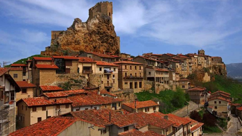 Ciudad de Frías, escápate estas navidades a la ciudad más pequeña de España