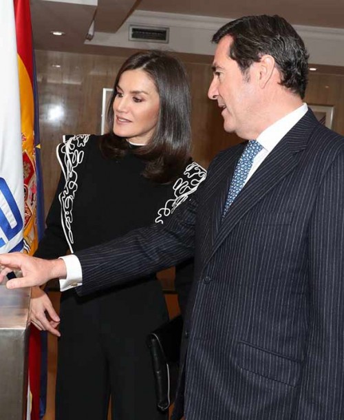 La reina Letizia agota en unas horas su último look