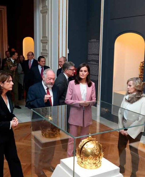 El perfecto look working girl en rosa de la reina Letizia