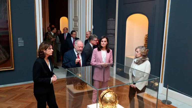 El perfecto look working girl en rosa de la reina Letizia