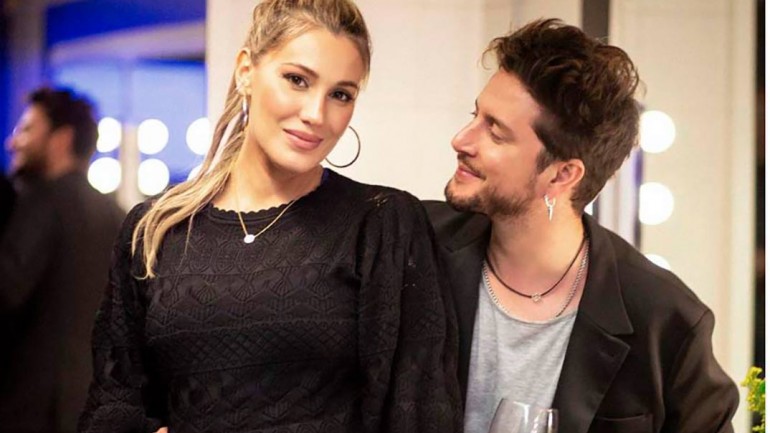 Almudena Navalón se «cuela» en el nuevo videoclip de Manuel Carrasco