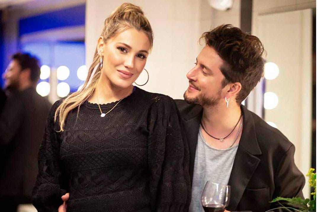 Almudena Navalón se «cuela» en el nuevo videoclip de Manuel Carrasco