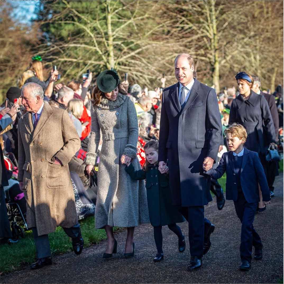 Los Duques de Cambridge con sus hijos George y Charlotte © kesingtonroyal/Instagram