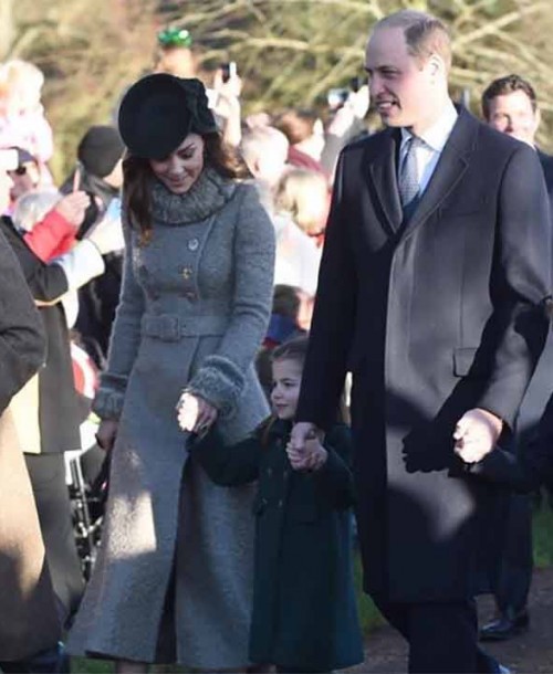 El debut de George y Charlotte de Cambridge en la tradicional misa de Navidad