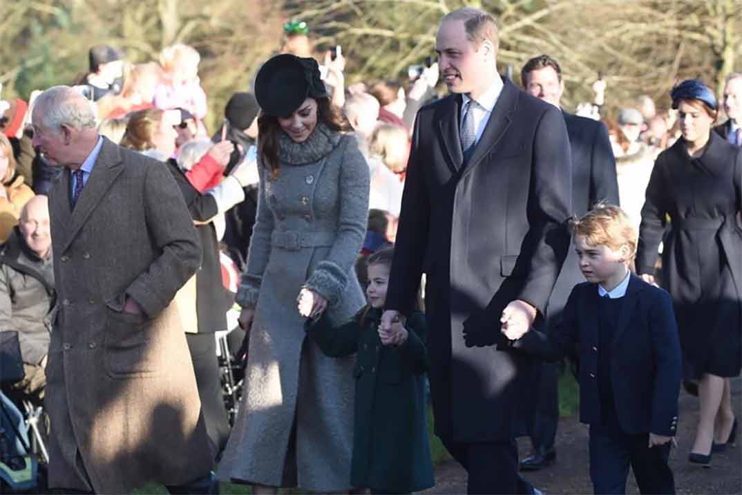 Los Duques de Cambridge con sus hijos George y Charlotte © kesingtonroyal/Instagram