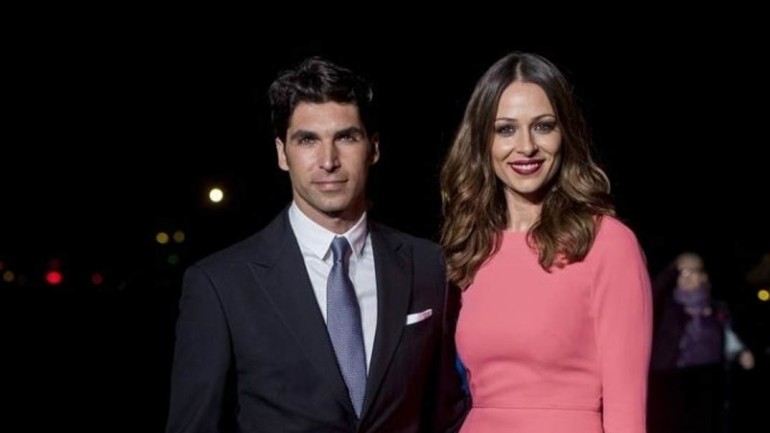 Eva González y Jon Kortajarena los mejor vestidos de 2019