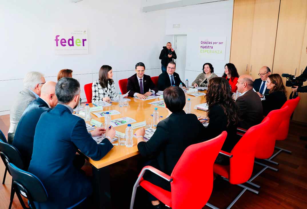 Reina Letizia - Reunión con la Federación Española de Enfermedades Rara (FEDER) © Casa S.M. El Rey