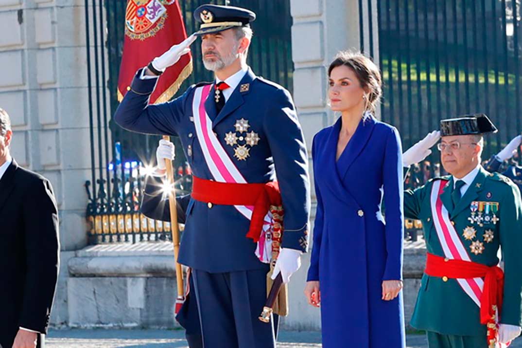 La reina Letizia estrena su look más espectacular en la Pascua Militar