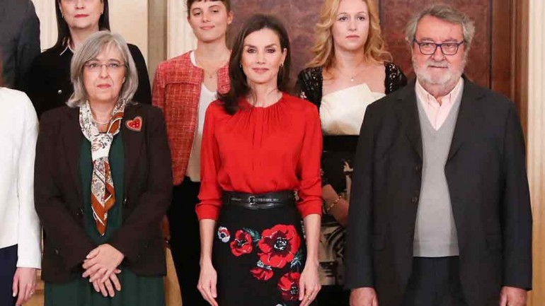 La reina Letizia se adelanta a la primavera con su último estilismo