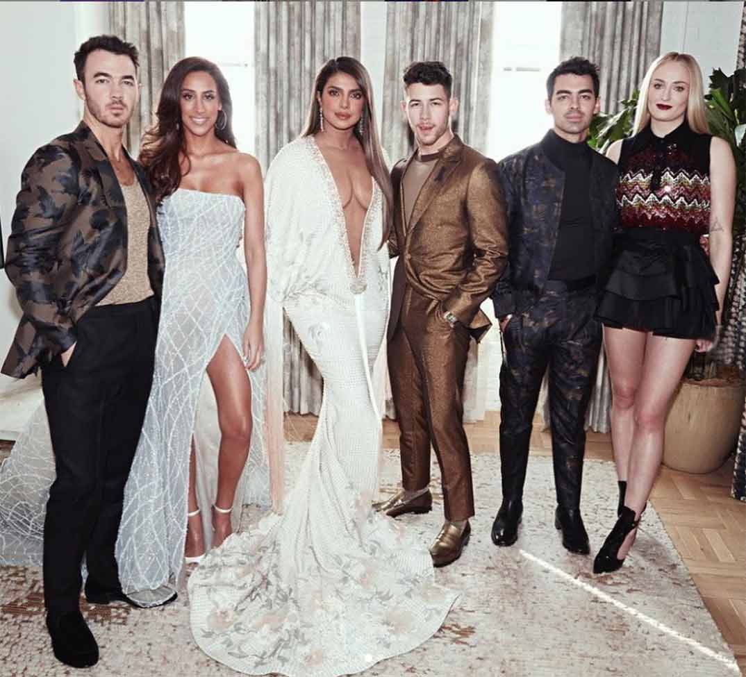 Kevin Jonas, Danielle Jonas, Priyanka Chopra, Nick Jonas, Joe Jonas, Sophie Turner © Instagram