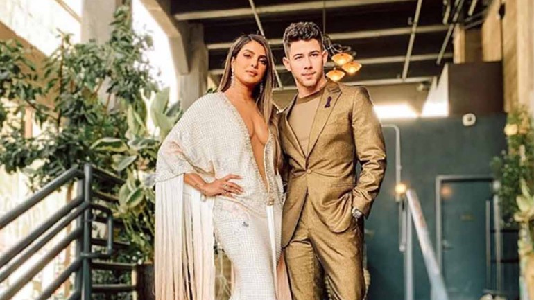 Priyanka Chopra y Sophie Turner: duelo de estilo de cuñadas en los premios Grammy