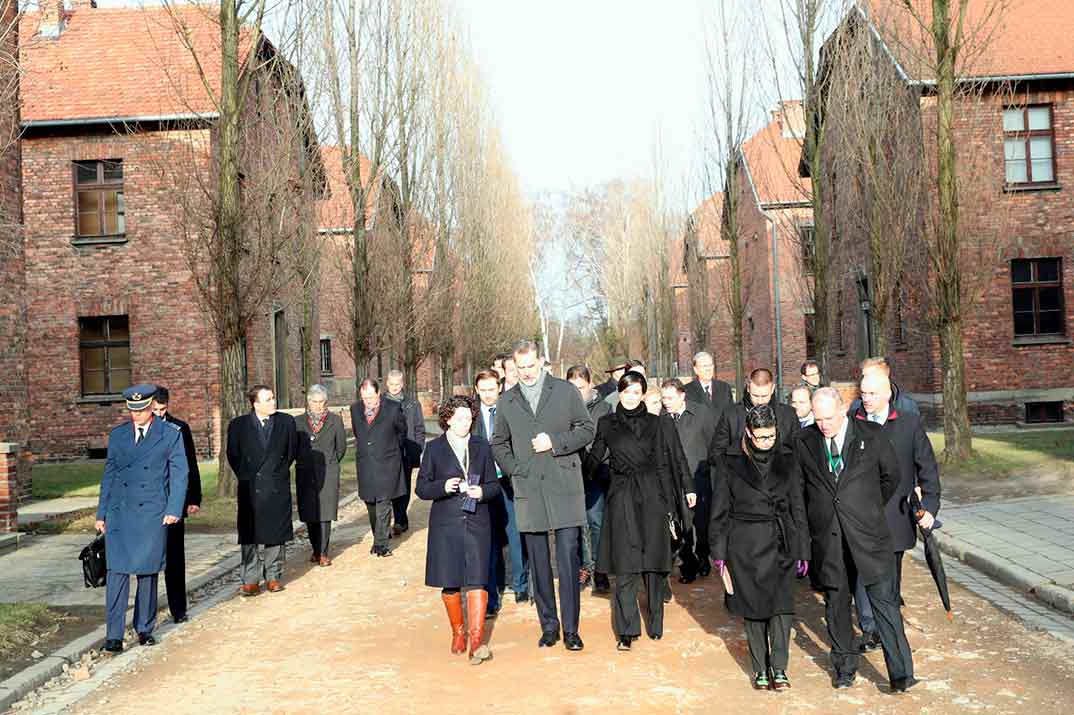 Reyes Felipe y Letizia - Auschwitz-Birkenau © Casa S.M. El Rey