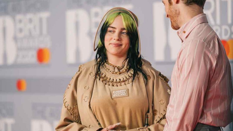 Billie Eilish presenta por sorpresa su tema para ‘James Bond’ en los BRIT Awards