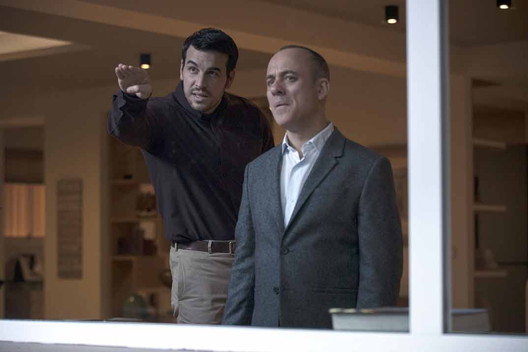 Mario Casas y Javier Gutiérrez - Hogar © Netflix