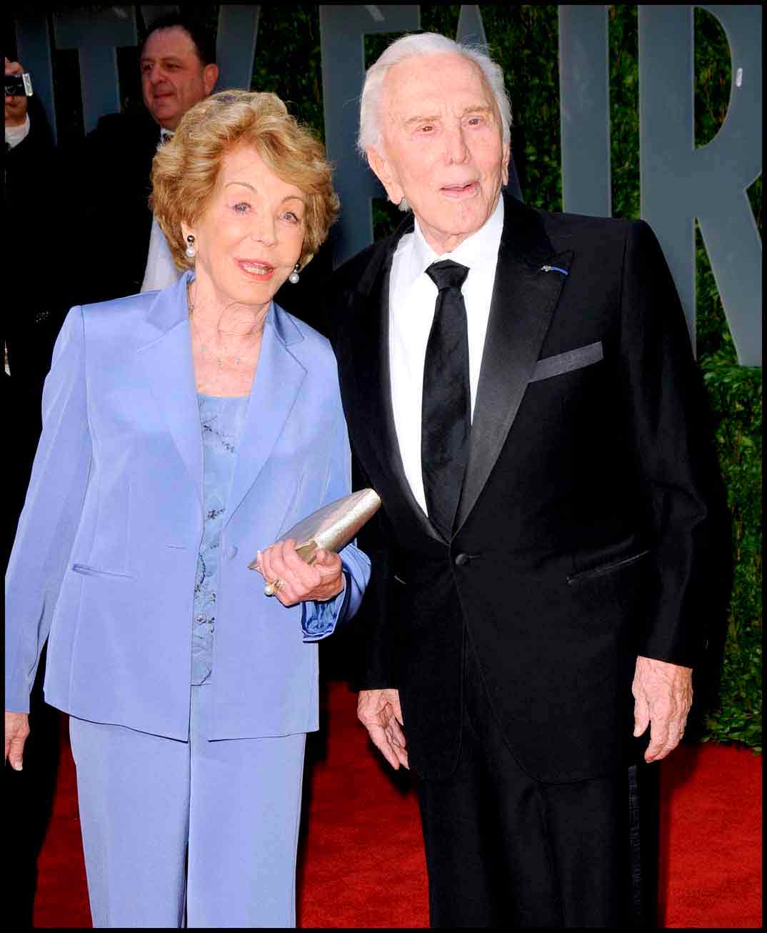 Kirk Douglas y su esposa Anne Buydens (2009)