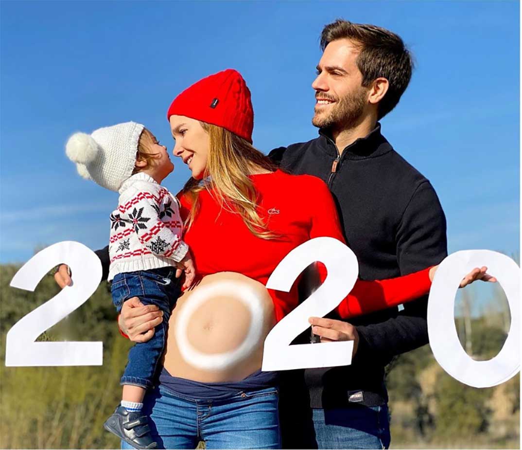 Marc Clotet y Natalia Sánchez con su hija Lia © Instagram