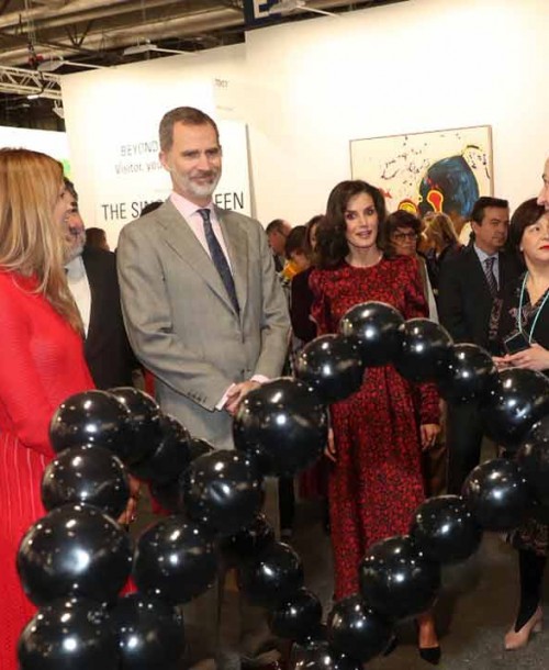 El nuevo vestido de flores, y rojo, de la reina Letizia