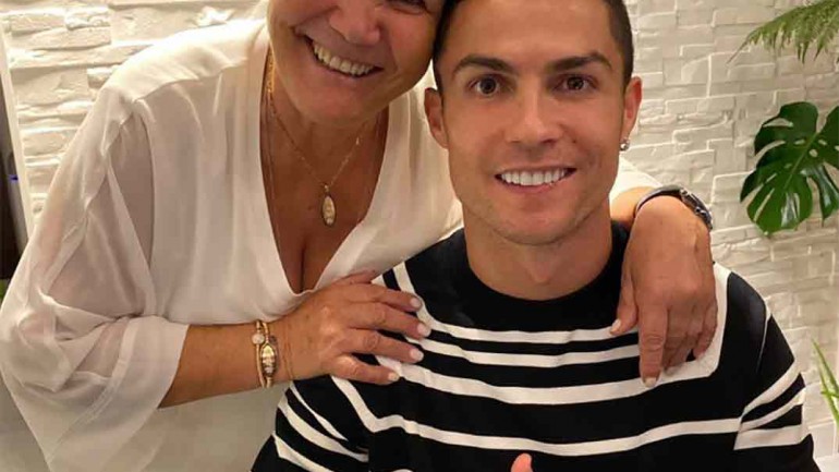 Cristiano Ronaldo muy criticado por regalarle un coche a su madre de 100.000€
