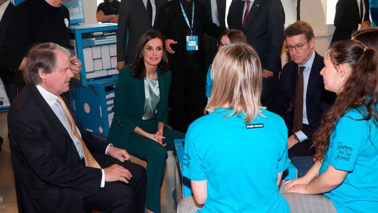 El nuevo traje verde de la reina Letizia, ideal para esta primavera