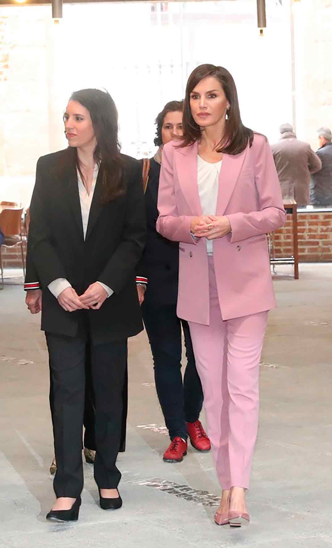 Reina Letizia e Irene Montero - Reunión de trabajo de la Asociación para la Prevención, Reinserción y Atención de la Mujer Prostituida © Casa S.M. El Rey