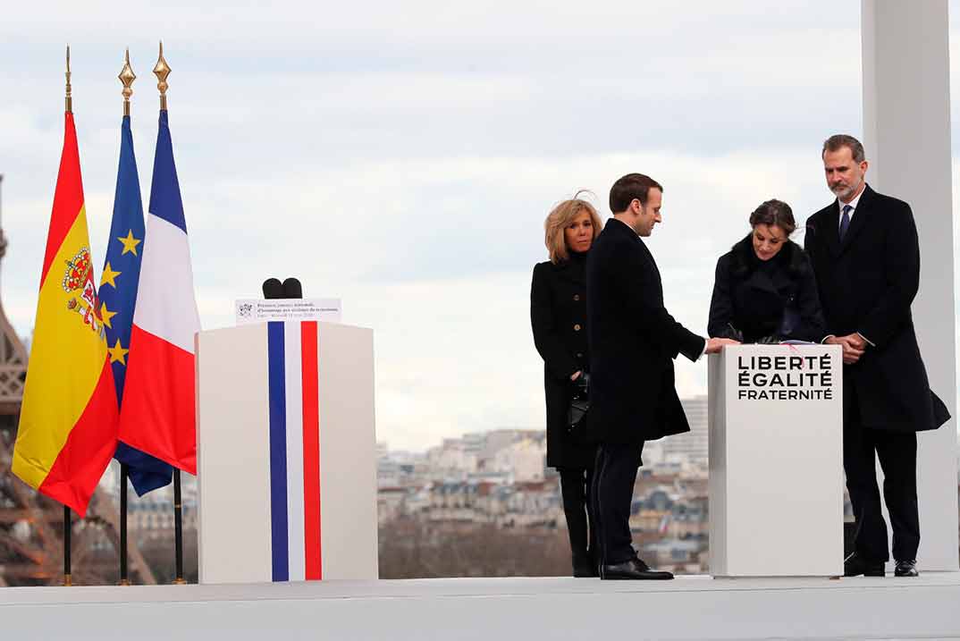 Los reyes Felipe y Letizia con Emmanuel Macron y su esposa Brigitte Macron - París © Casa S.M. El Rey