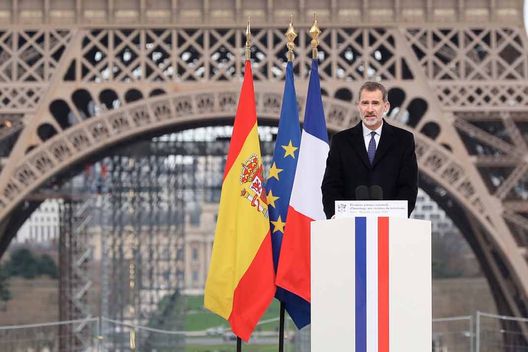 Los reyes Felipe y Letizia con Emmanuel Macron y su esposa Brigitte Macron - París © Casa S.M. El Rey