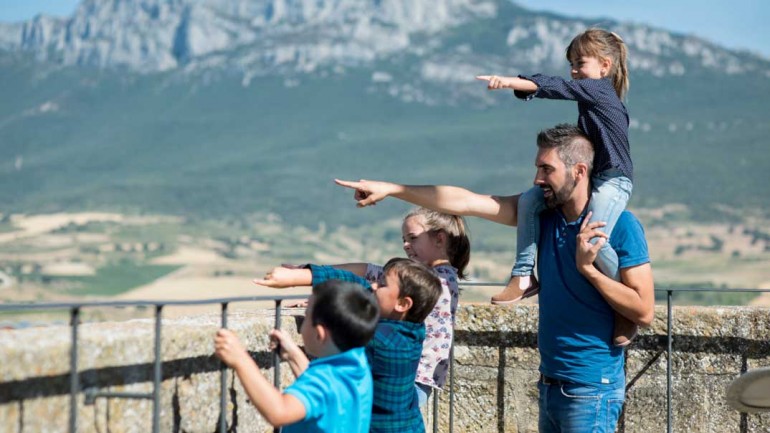 Descubre la Ruta de la Rioja Alavesa en familia