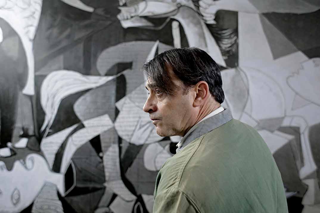 Zenet como Picasso - El Ministerio del Tiempo © RTVE