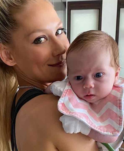 Anna Kournikova nos presenta a la pequeña Masha