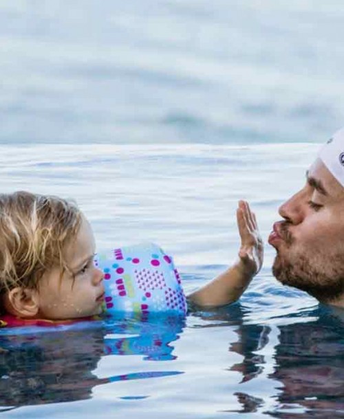 Así se divierte Enrique Iglesias con sus mellizos