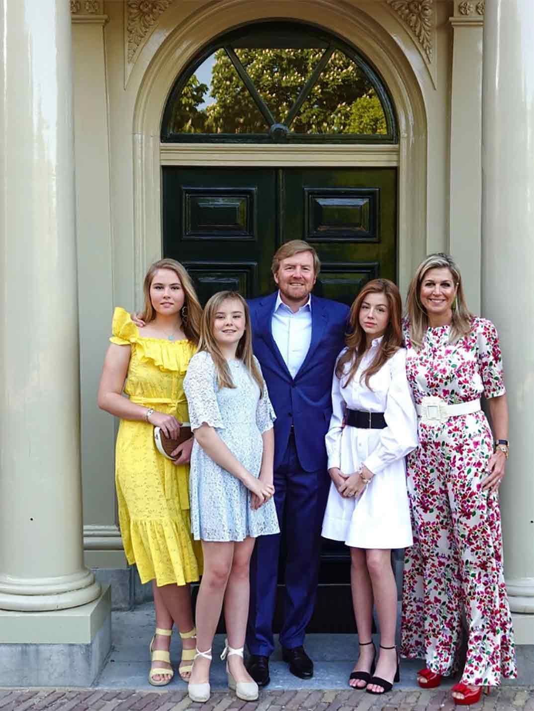 El rey Guillermo, la reina Máxima y sus tres hijas © koninklijkhuis/Instagram