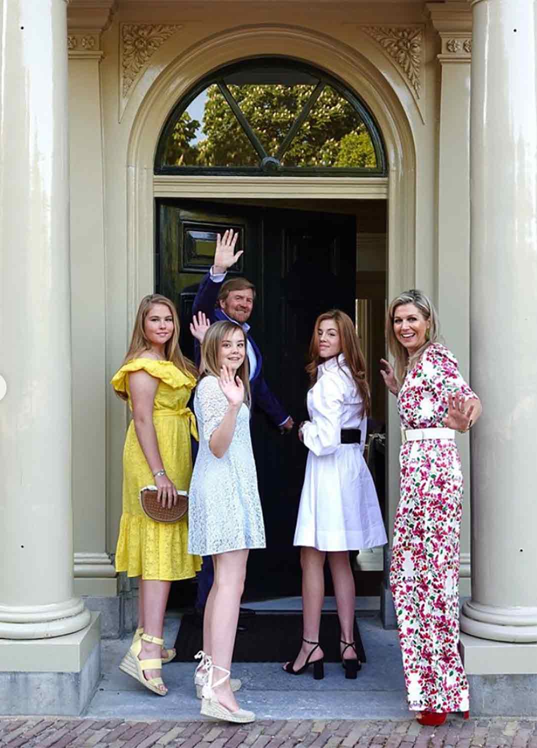 El rey Guillermo, la reina Máxima y sus tres hijas © koninklijkhuis/Instagram