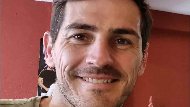Iker Casillas recupera la sonrisa