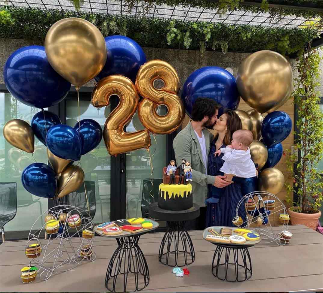 Sara Sálamo e Isco Alarcón con el pequeño Theo © Instagram