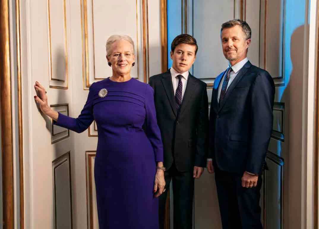 Reina Margarita de Dinamarca con el príncipe Federico y el príncipe Christian - foto: Per Morten Abrahamsen ©
