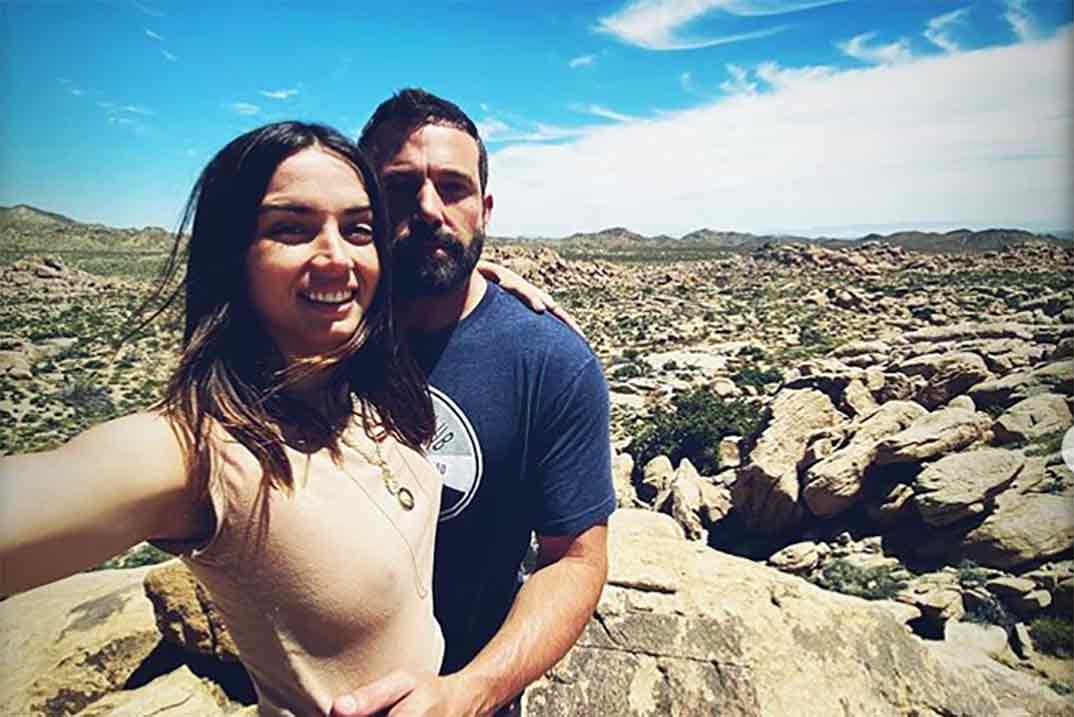 El colgante en forma de corazón que une a Ana de Armas y Ben Affleck