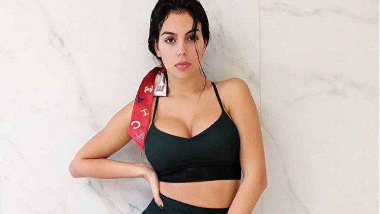 La sorprendente imagen de Georgina Rodríguez planchando en pijama