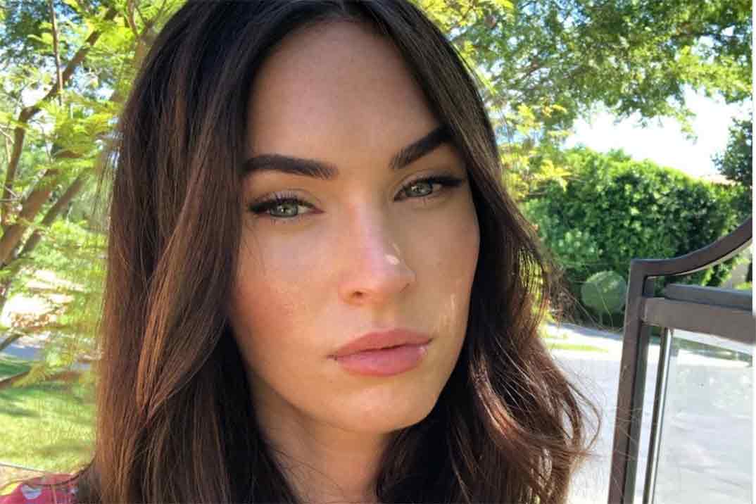 El apasionado beso de Megan Fox y ¿su nuevo novio?