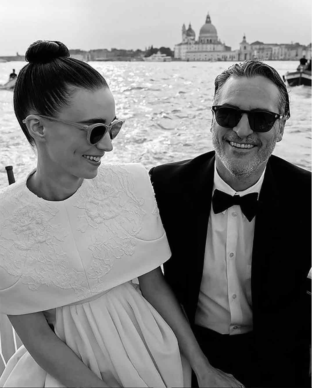 Rooney Mara y Joaquin Phoenix © Redes Sociales