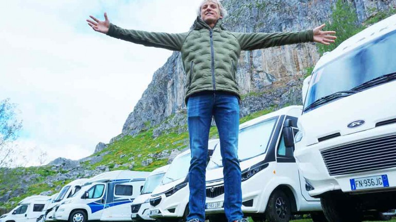Jesús Calleja comienza el rodaje de la nueva temporada de “Volando Voy” por los pueblos de España