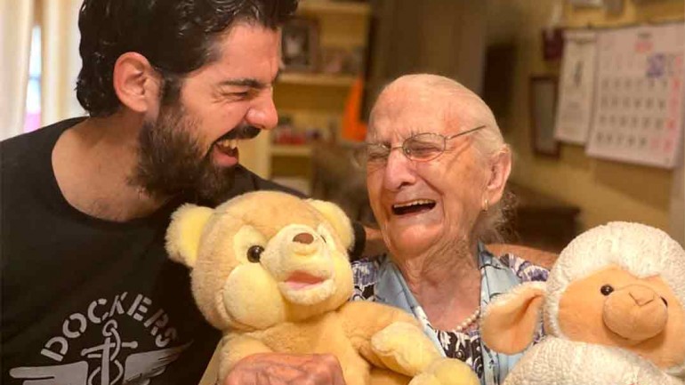 Miguel Ángel Muñoz y la tata celebran sus 100 días de confinamiento