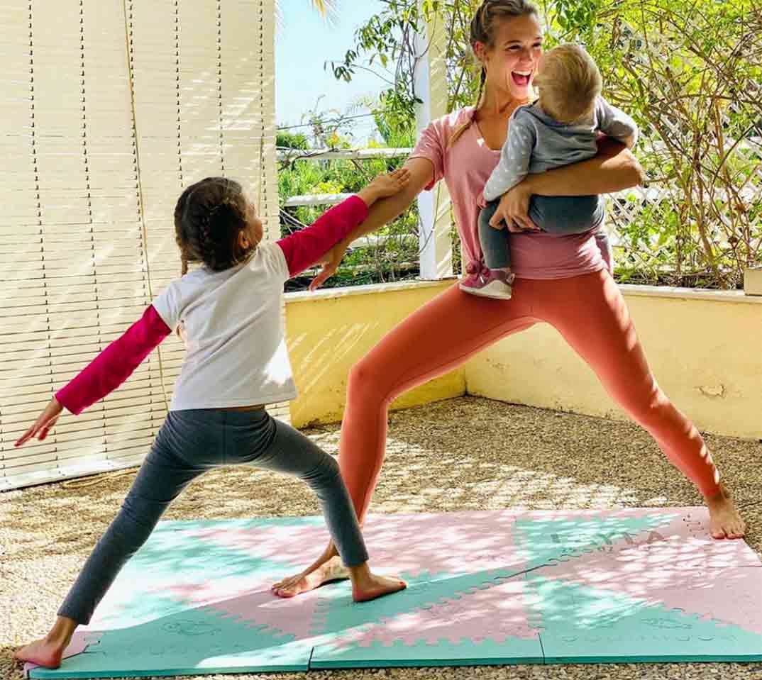 Patricia Montero con sus dos hijas © Instagram