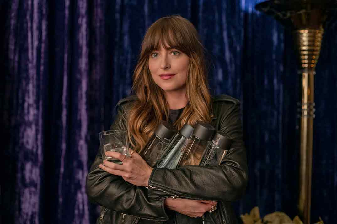 Dakota Johnson - Personal Assistant