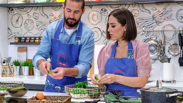 Tamara Falcó vuelve a la cocina junto al chef Javier Peña